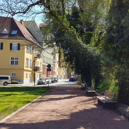 Tipp: Idyllisch Am Fluss Aber Zentrumsnah *